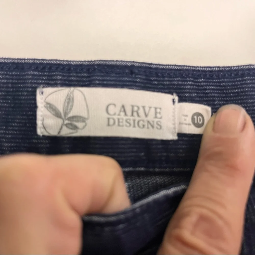 Carve Designs oahu 4” corduroy shorts size 10
Dark blue - Picture 3 of 4